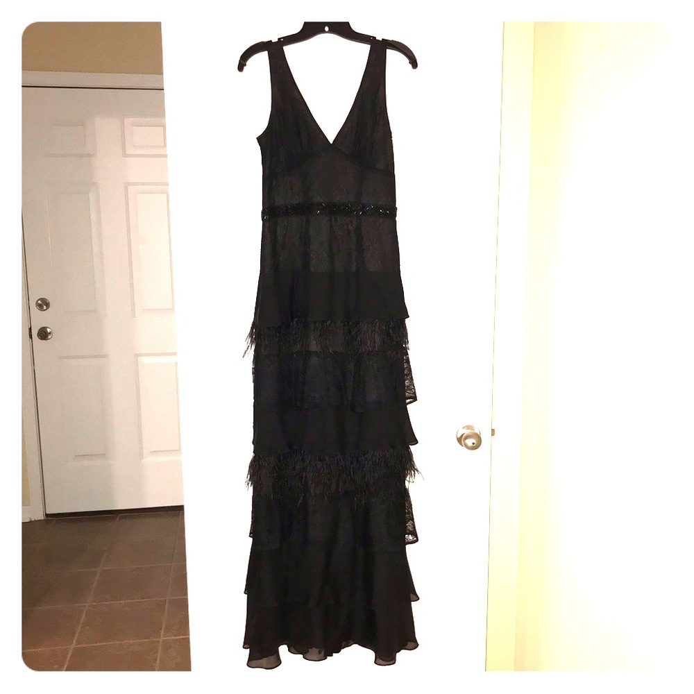 Bebe Dentell Feather Long Layer Dress Sz 6 Black